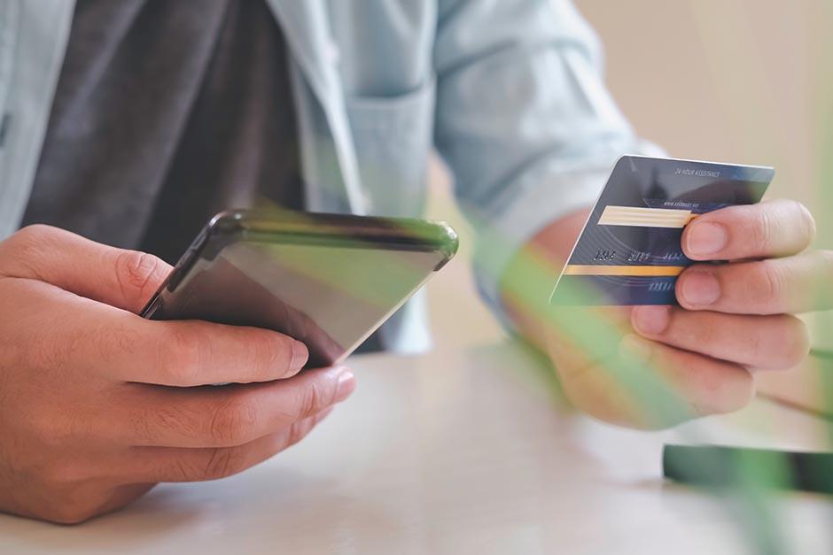 Un empleado bancario está acusado de autorizarse tarjetas de crédito, préstamos y retiros en efectivo por más de Q137 mil. (Foto ilustrativa: Shutterstock)&nbsp;