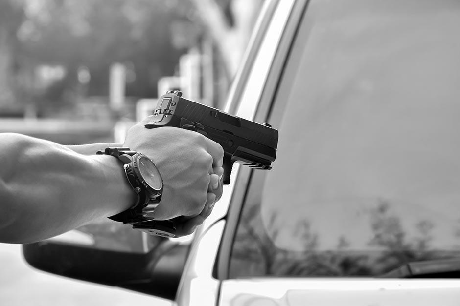 Dos mujeres fueron atacadas en el interior de un carro, una de ellas muri&oacute;. (Foto: Archivo/Soy502)&nbsp;