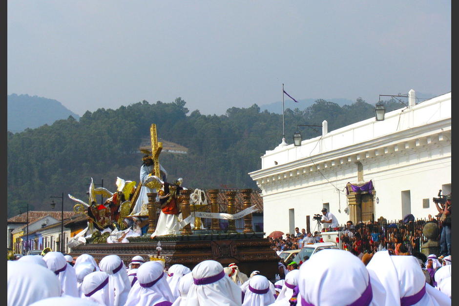 Antigua Guatemala volver&aacute; a presenciar cortejos procesionales tras la suspensi&oacute;n de la cuaresma en 2020 por el Covid-19. (Foto: Flickr/Roberto Urrea)