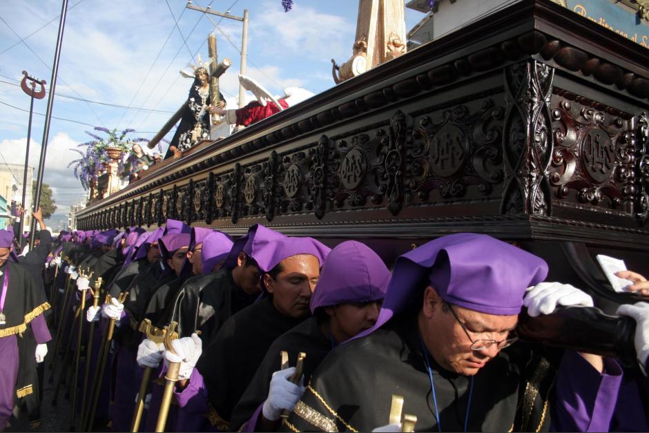 Cada Lunes Santo el cortejo procesional recorre calles de la zona 1 y 2. (Foto: archivo)&nbsp;