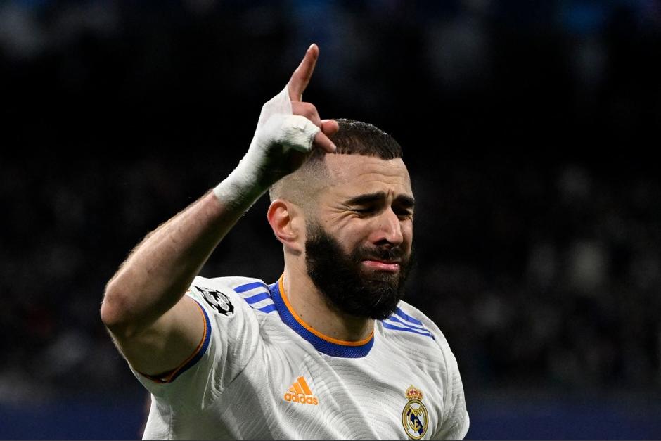karim Benzema marc&oacute; el gol con el que el Real Madrid remont&oacute; una serie complicada contra el Chelsea. (Foto: AFP)