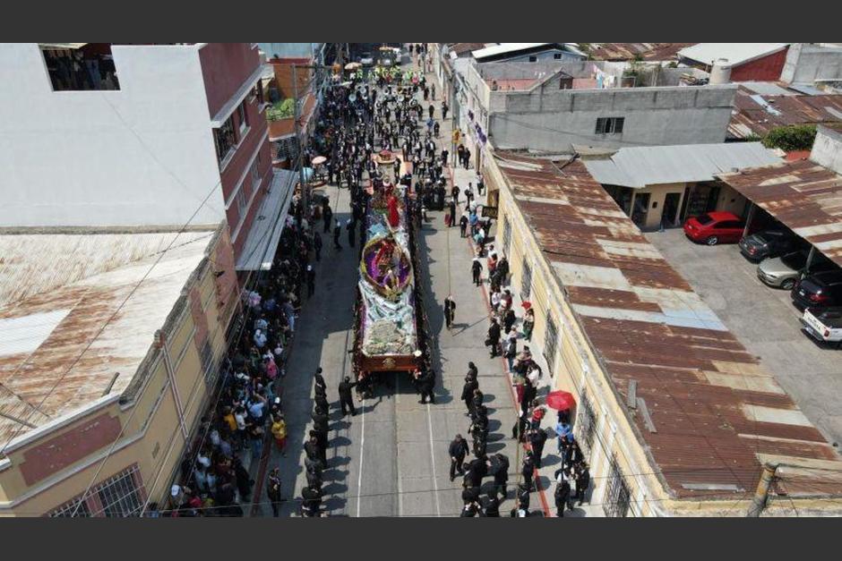 La Consagrada Imagen de Jes&uacute;s Nazareno del Rescate sali&oacute; este mi&eacute;rcoles Santo de la Rector&iacute;a de Santa Teresa. (Foto: Inguat)