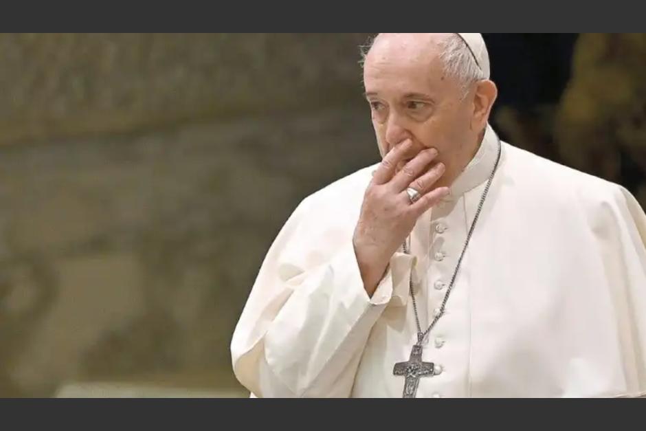 El Papa Francisco tuvo una reacción muy graciosa tras una petición de un par de novios. (Foto: AFP)