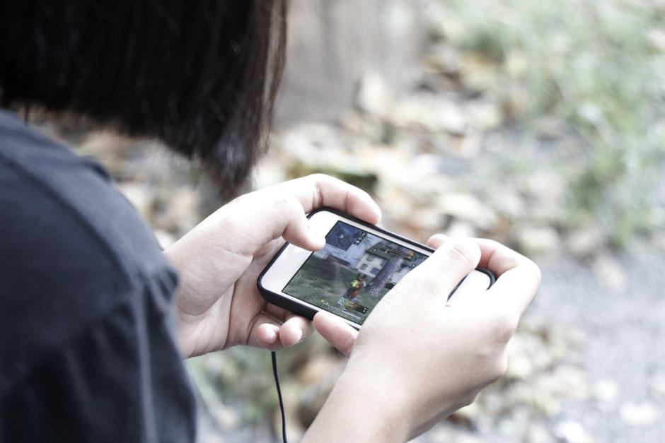 La menor fue contactada por un usuario a trav&eacute;s del videojuego Free Fire. (Foto: Shutterstock)&nbsp;