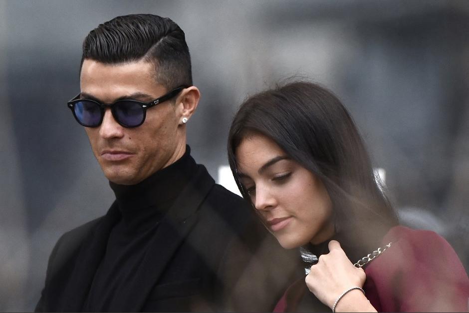 Cristiano Ronaldo agradeció a la afición del Liverpool el apoyo tras la muerte de su bebé. (Foto: AFP)