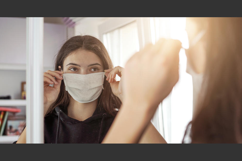 La pr&oacute;xima semana se definir&aacute; si se contin&uacute;a usando la mascarilla. (Foto: Shutterstock)