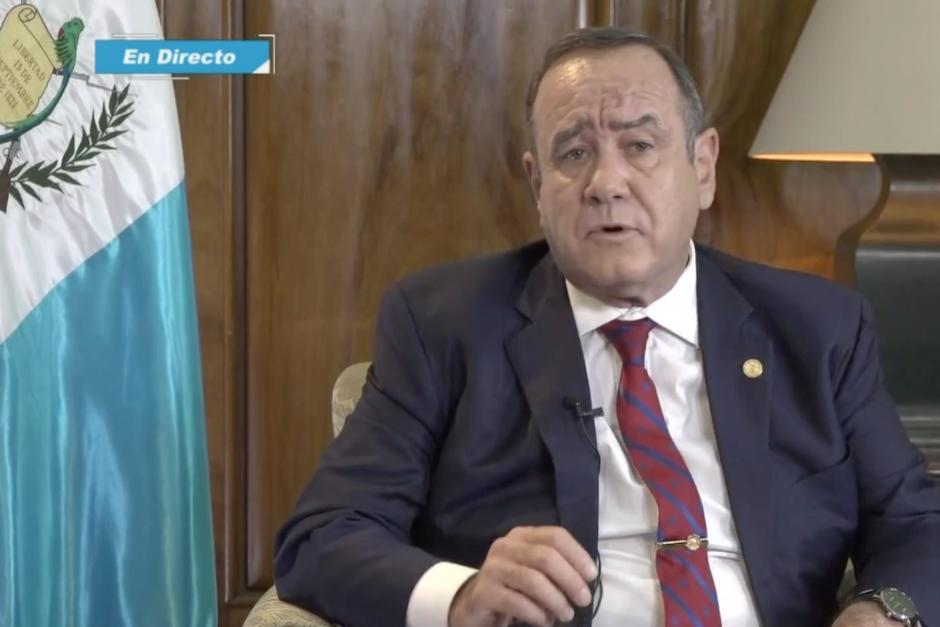 Alejandro Giammattei entrevista a los candidatos a fiscal general. (Foto: captura de pantalla)&nbsp;