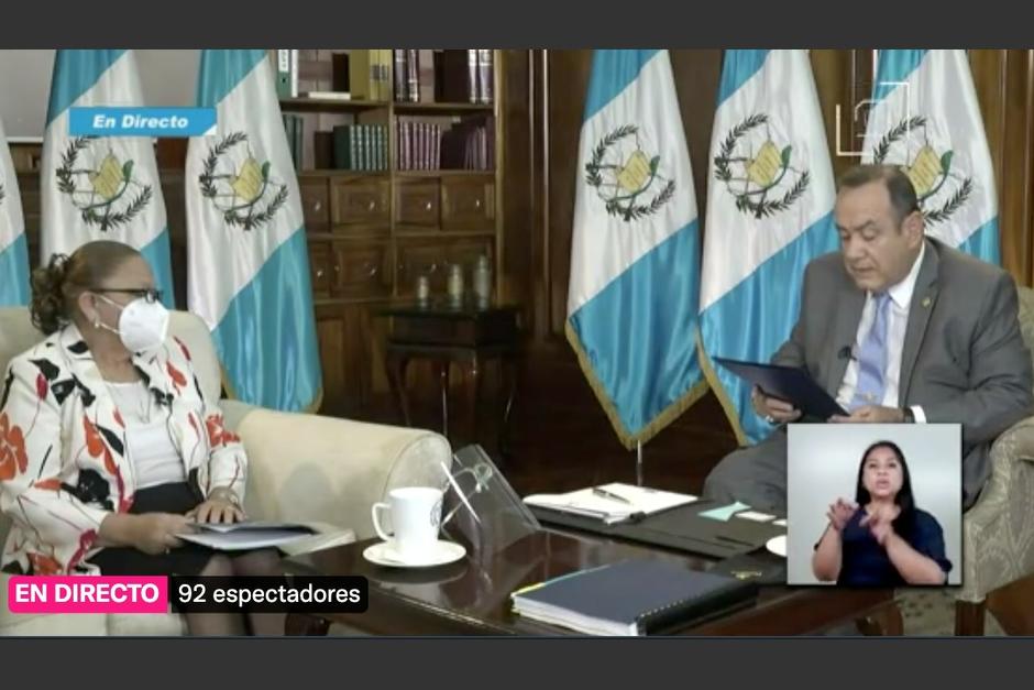 Presidente Alejandro Giammattei entrevista a la actual fiscal General Consuelo Porras, quien busca su reelección en el cargo. (Foto: Captura de pantalla)