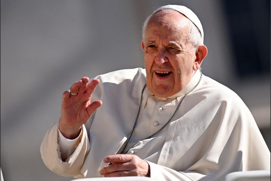 El Papa Francisco hace un frente histórico y defiende a las suegras, pero les advierte cómo tratar a las nueras. (Foto: AFP)