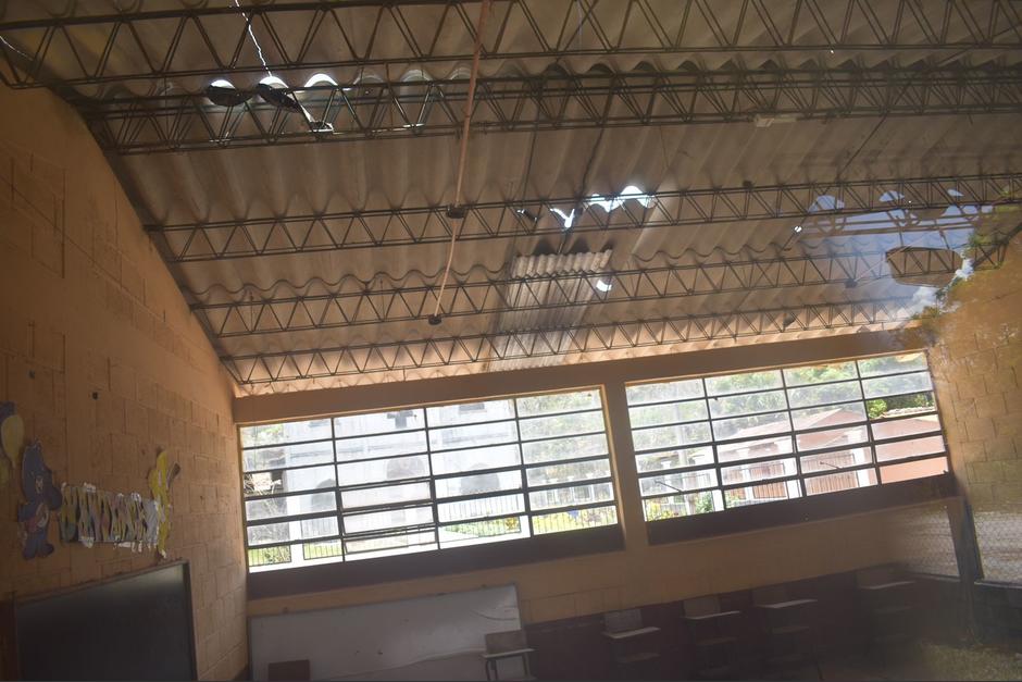 Las escuelas se muestran en mal estado. (Foto: Twitter)