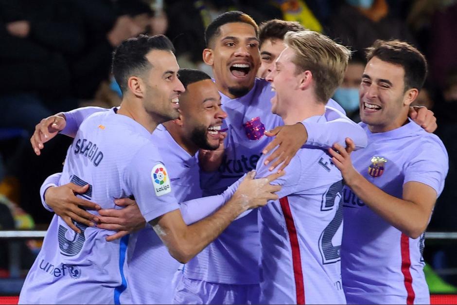 Frenkie de Jong es de los jugadores mejor pagados de la plantilla del Barcelona, (Foto: AFP)
