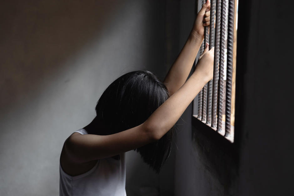 Una adolescente de 14 años fue engañada con un ofrecimiento de trabajo y explotada sexualmente en varios lugares de San José Pinula. (Foto ilustrativa: Shutterstock)