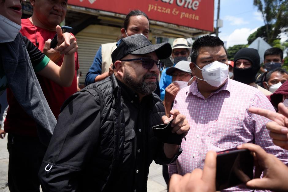 Un hombre que protagonizó un video viral y que trabaja en la Usac dio su versión de lo ocurrido en las afueras del campus central. (Foto: Wilder López/Soy502)