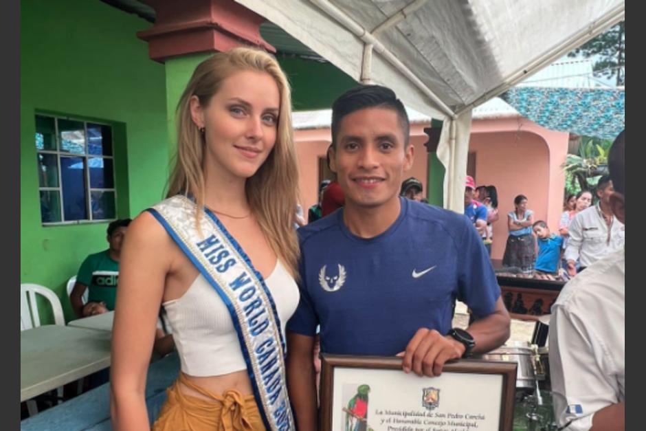 Miss World Canadá compartió junto al&nbsp;medio fondista guatemalteco,&nbsp;Mario Pacay en su visita a Guatemala. (Foto: Muni Carchá)