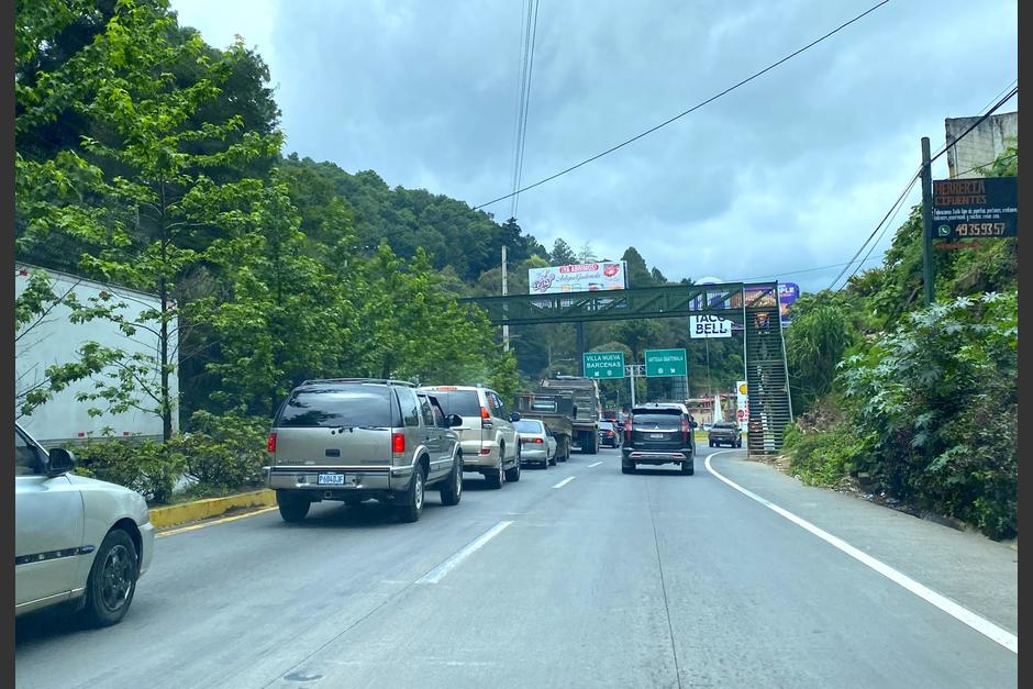 El incidente se produjo en la Ruta Nacional 10 entre San Lucas Sacatep&eacute;quez hacia Santa Luc&iacute;a Milpas Altas. (Foto: Fredy Hern&aacute;ndez/Soy502)