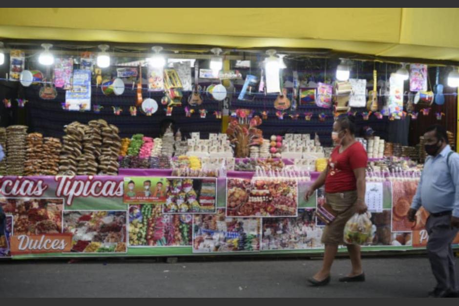En la Feria de Jocotenango los guatemaltecos podrán encontrar gran variedad de comida y otras diversiones. (Foto: Wilder López/Soy502)
