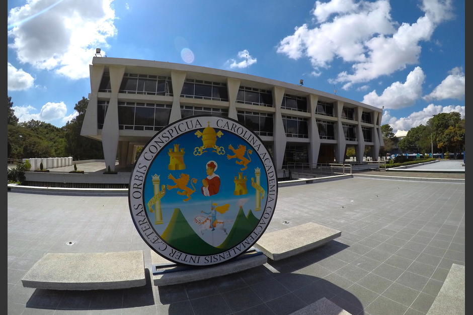 A trav&eacute;s de un comunicado, autoridades universitarias se pronunciaron sobre el incidente de la catedr&aacute;tica que fue exhibida por ofrecer puntos a cambio de votos. (Foto: Archivo/Soy502)&nbsp;