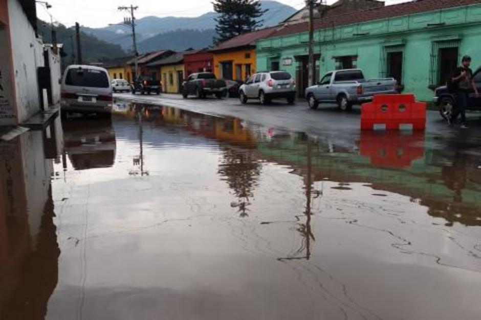 En varios puntos de Antigua Guatemala se reportaron inundaciones debido a las lluvias. (Foto: Archivo Soy502)