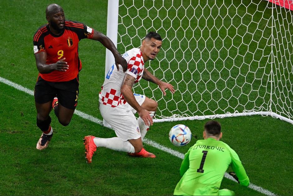 Romeo Lukaku tuvo dos ocasiones claras ante la portería pero no terminaron al fondo de la red. (Foto: AFP )
