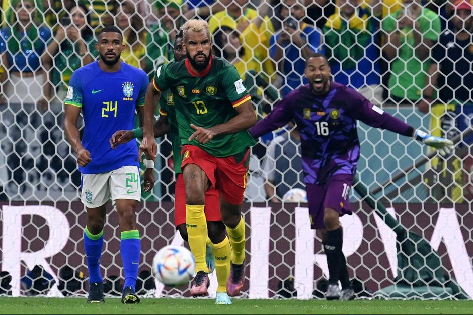 Camer&uacute;n sorprendi&oacute; en la parte final del partido para derrotar a Brasil. (Foto: AFP)