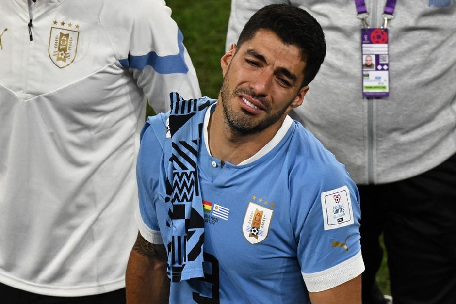 Luis Suárez rompió en llanto al saber que Uruguay quedaba fuera de octavos de final. (Foto: AFP)
