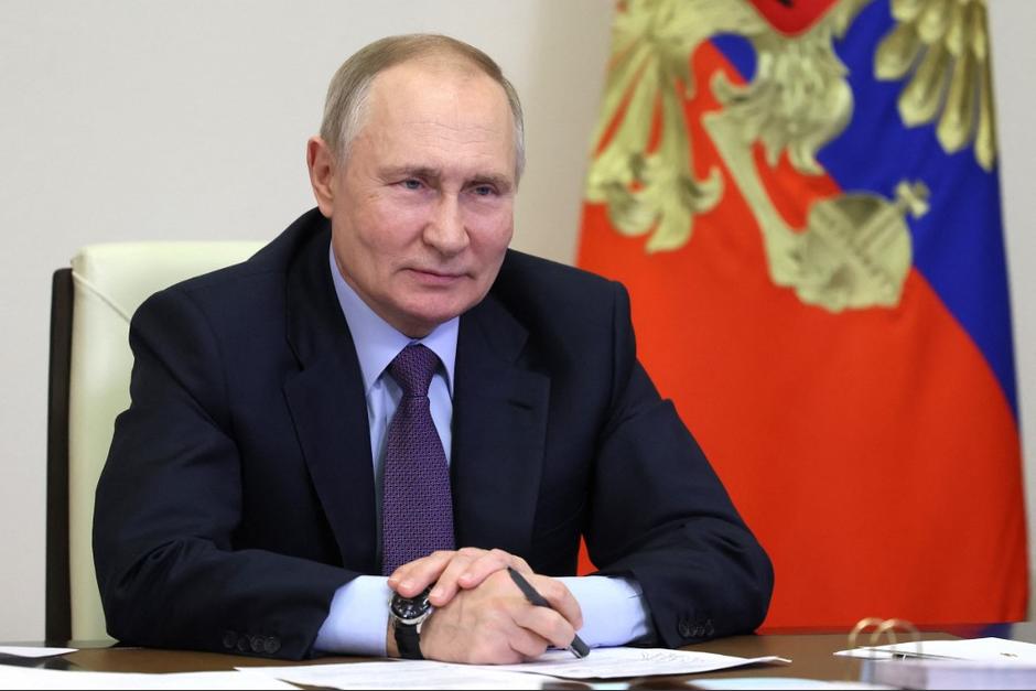 Seg&uacute;n el informe, la ca&iacute;da provoc&oacute; el accidente intestinal del l&iacute;der ruso. (Foto: AFP)