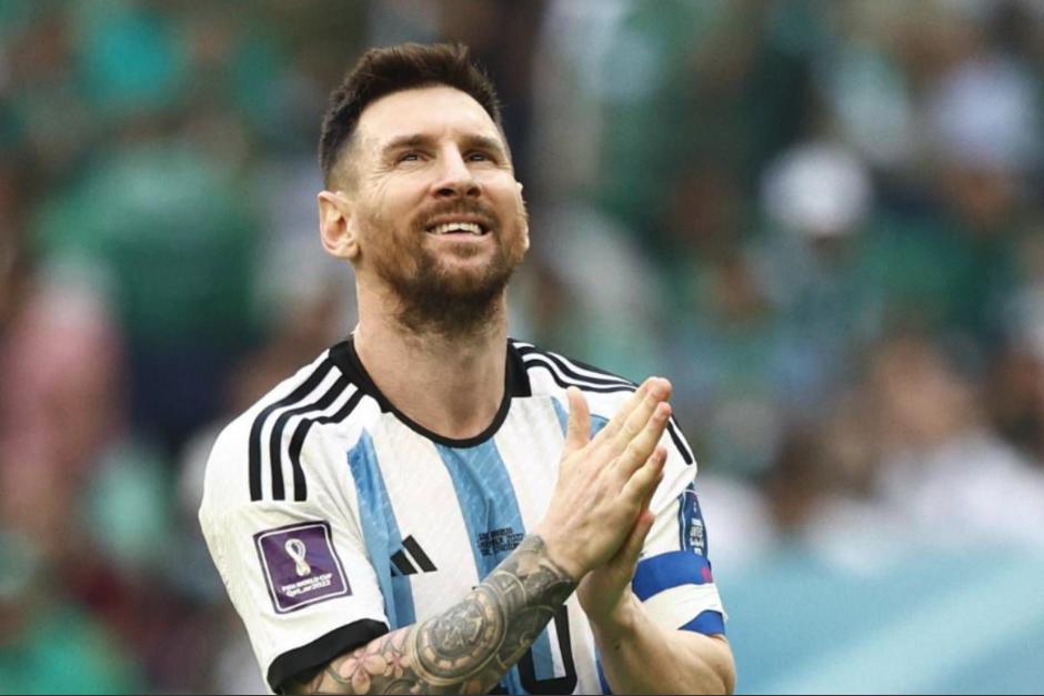 Un aficionado argentino llamó la atención al pararse de su silla de ruedas para celebrar un gol. (Foto: LaRepública)