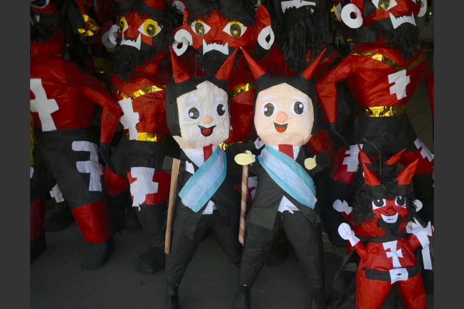 Las figuras han sorprendido a las personas que caminan por el sector. (Foto: Wilder L&oacute;pez/Soy502)