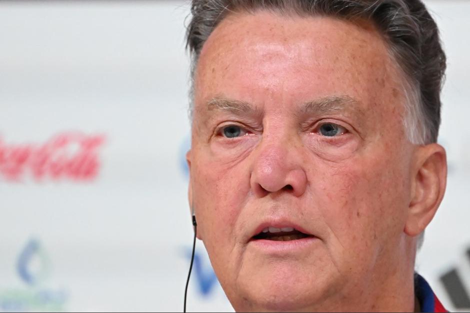 Louis Van Gaal se involucró en una polémica al responderle a Ángel Di María. (Foto: AFP)