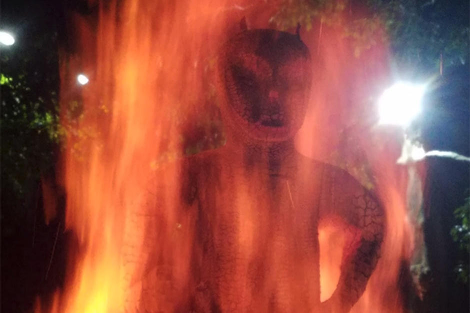 Una inusual escena se vivió en Chiquimula durante la quema del diablo. (Foto ilustrativa: Jessica Gramajo/Soy502)
