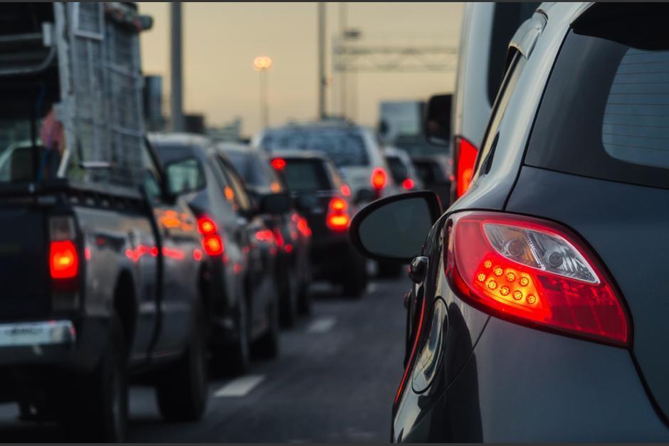 Reportan largas filas de vehículos en zona 5. (Foto:Shutterstock)