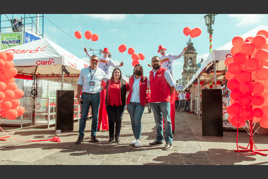 El viernes 16 de diciembre se vive un ambiente festivo con Claro en el Festival Navide&ntilde;o