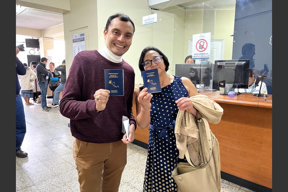 Dos personas obtuvieron su pasaporte de manera inmediata en Quetzaltenango, tras la nueva medida tomada por las autoridades. (Foto: IMG)