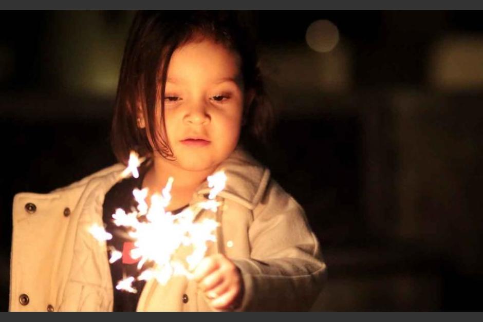 Advierten de riesgos de la pirotecnia en ni&ntilde;os. (Foto: Ministerio de Salud)