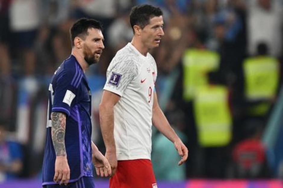 Lewandowski se rindi&oacute; ante Messi luego que se consagrara campe&oacute;n. (Foto: AFP)