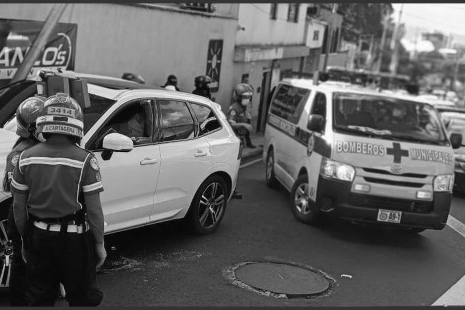 Un ataque armado se registr&oacute; en la zona 10, el Ministerio P&uacute;blico investiga los hechos. (Foto: Bomberos Municipales)