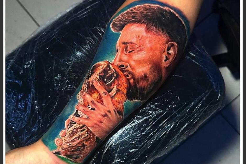El artista de tatuajes presumió el impresionante diseño de Messi que le elaboró a un guatemalteco. (Foto: Instagram)&nbsp;