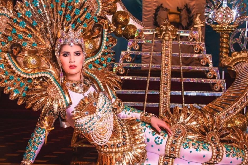 El youtuber español, Juanma Castillo, quedó fascinado con el traje nacional de Ivana Batchelor. (Foto: Instagram/Miss Universe Guatemala)