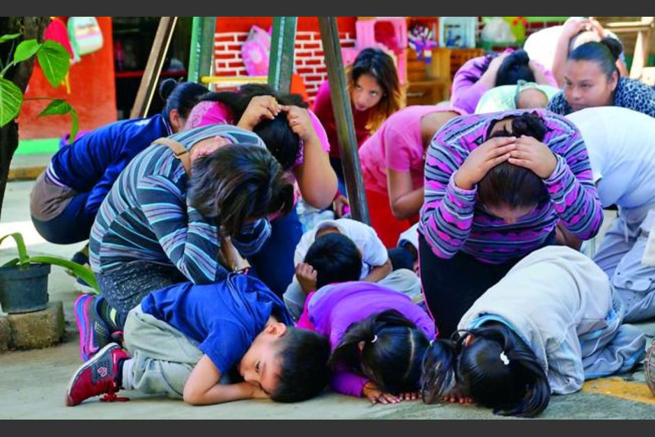 Estudiantes deber&aacute;n realizar simulacros ante una emergencia en los centros educativos. (Foto: El Universal)