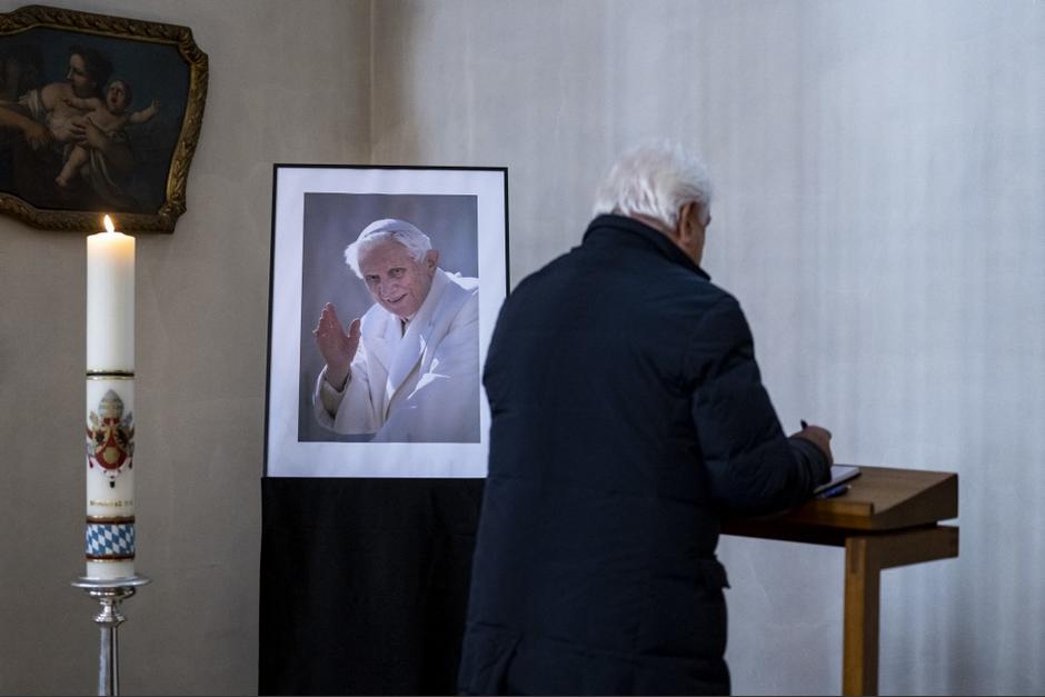 El Papa em&eacute;rito Benedicto XVI falleci&oacute; este s&aacute;bado 31 de diciembre. (Foto: AFP)