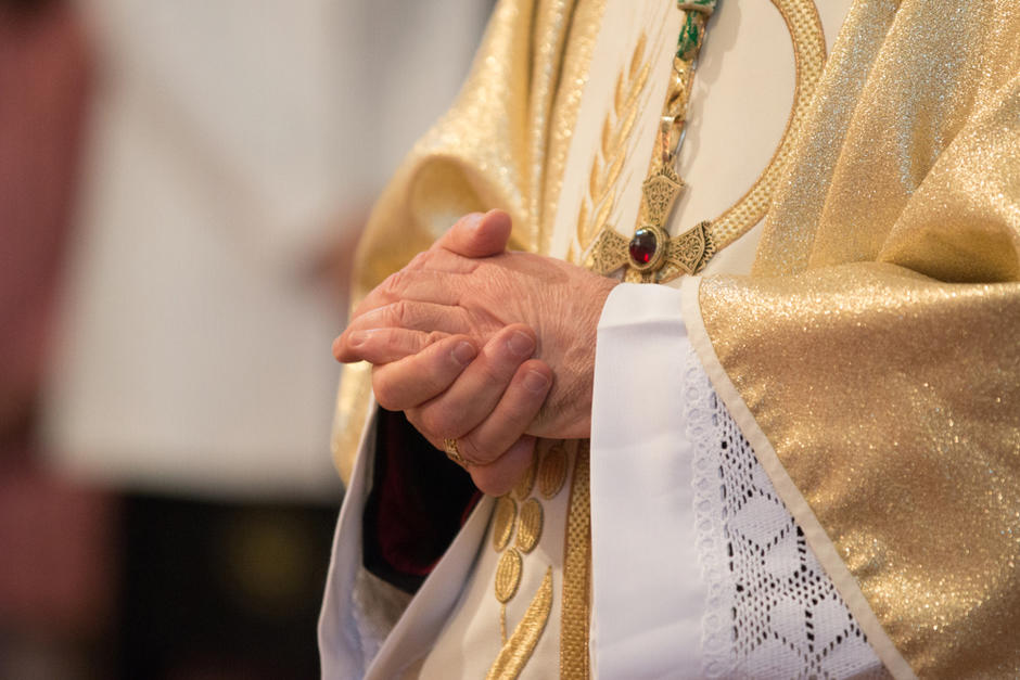 El sacerdote se defendi&oacute; diciendo que las personas deben escuchar otras opiniones. (Foto: Shutterstock)