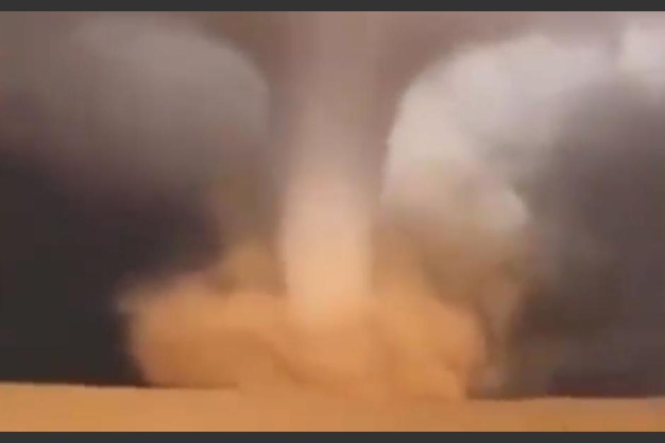 Un impresionante torneo de arena fue captado en Arabia Saudita. (Foto: Captura de pantalla)