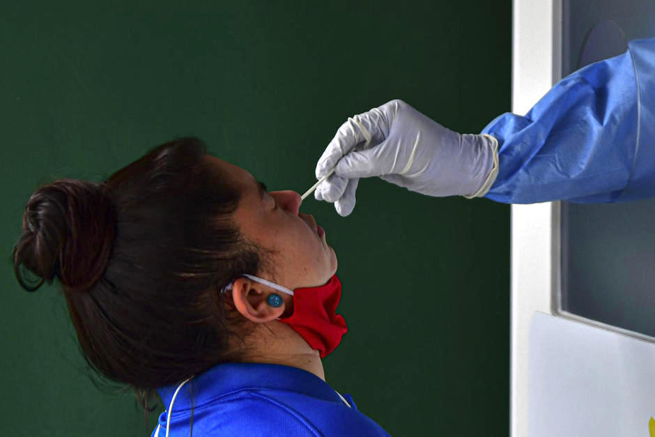 La variante &oacute;micron del covid-19 est&aacute; matando a personas en el mundo y por ello, no deber&iacute;a de ser calificada como "leve", afirm&oacute; la Organizaci&oacute;n Mundial de la Salud. (Foto: Archivo/Soy502)