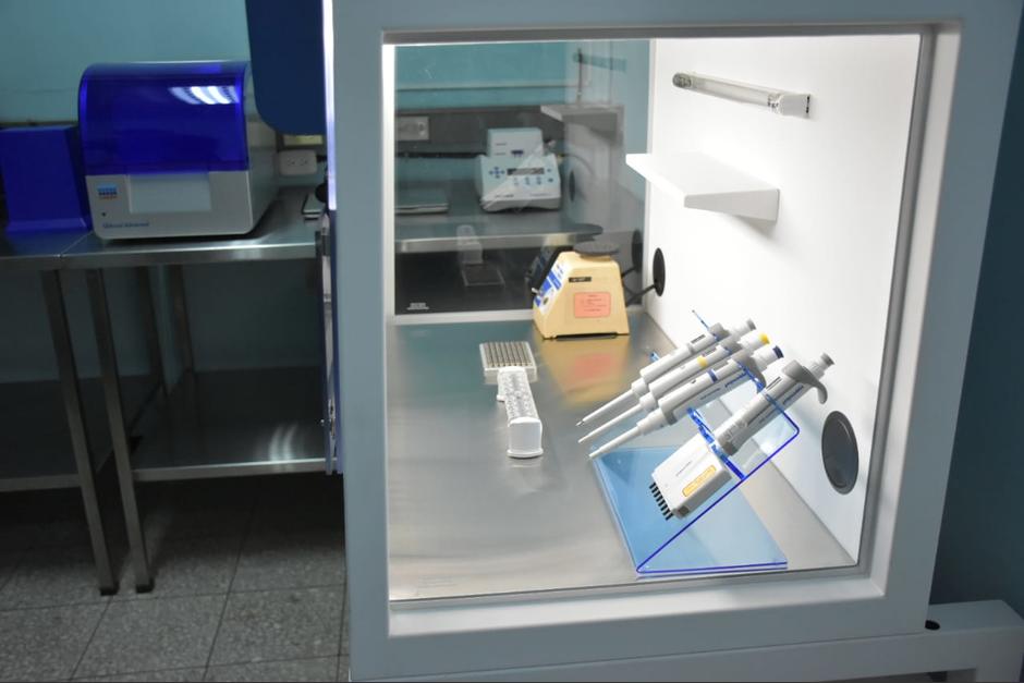 EE.UU. donó un secuenciador para identificar variantes de Covid-19 en Guatemala. (Foto: MSPAS)