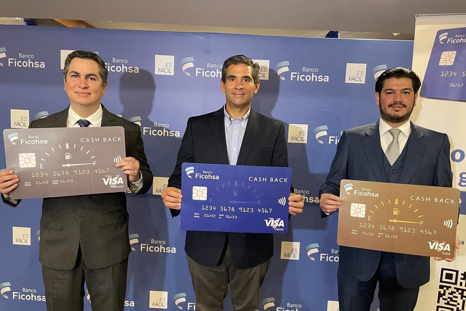 El lanzamiento de esta tarjeta significa una oportunidad m&aacute;s de acompa&ntilde;ar a sus clientes cada d&iacute;a. (Fotograf&iacute;a: Content Marketing Soy502)