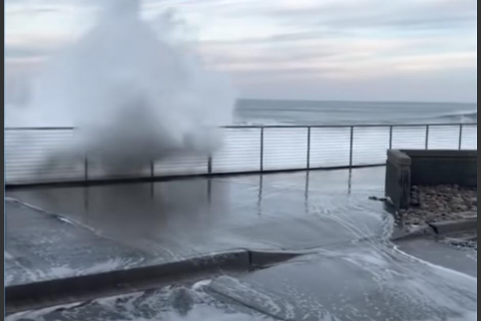 En California se registró un tsunami, como consecuencia de la erupción del volcán en Tonga. (Foto: captura de pantalla)