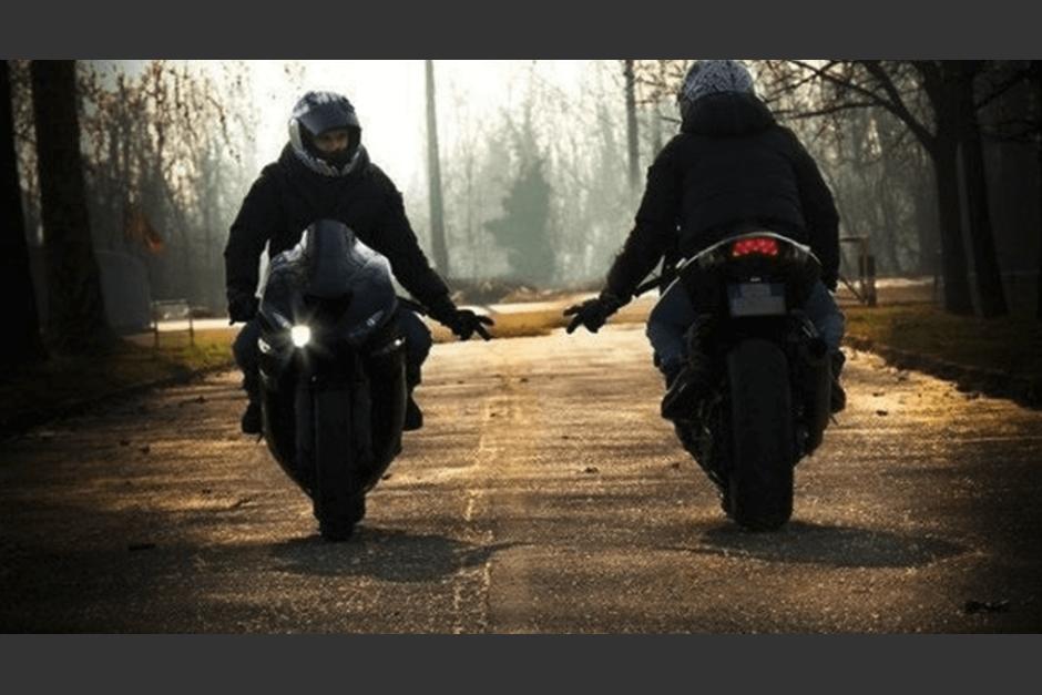 Los motoristas salieron disparados tras impactar de frente. (Foto: Moto1Pro)