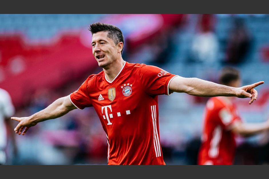 Lewandowski conquist&oacute; el premio The Best al mejor futbolista de 2021. (Foto: AFP)