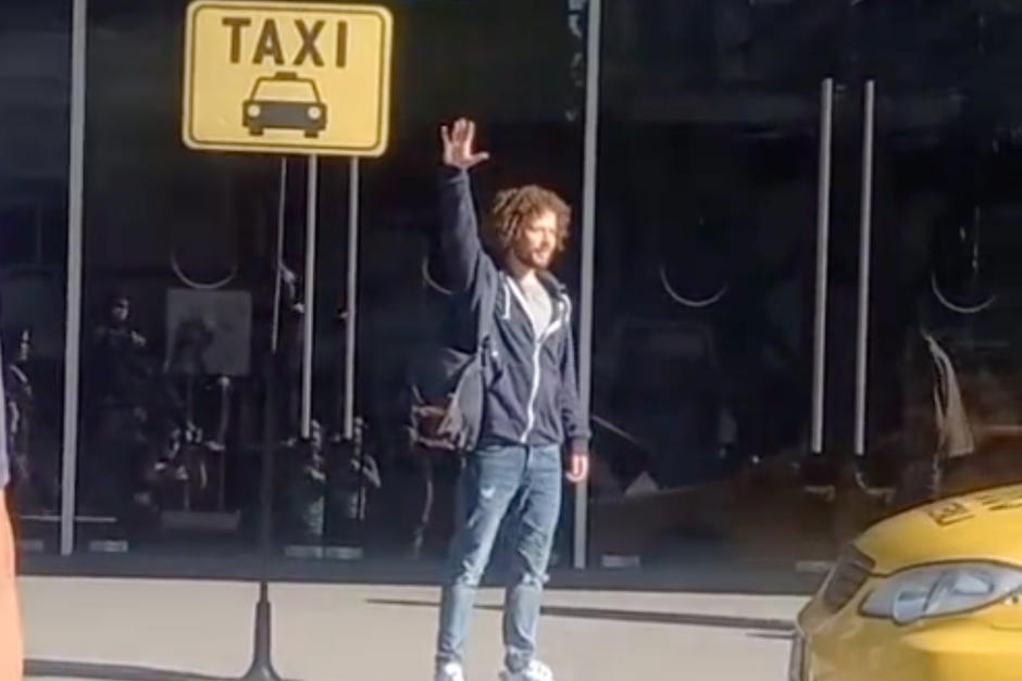 Los internautas filtraron algunas tomas del famoso Youtuber mientras realizaba grabaciones y recorría la ciudad. (Foto: Instagram)
