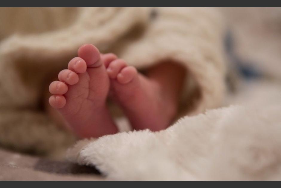 Luego de haber dado a luz en la v&iacute;a p&uacute;blica, la madre y su hijo fueron trasladados a un hospital de Huehuetenango. (Foto: Debate)&nbsp;